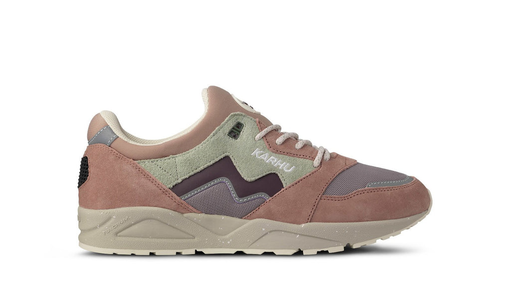 KARHU Aria 95 - Warm Taupe / Fig | Lifestyle sneaker