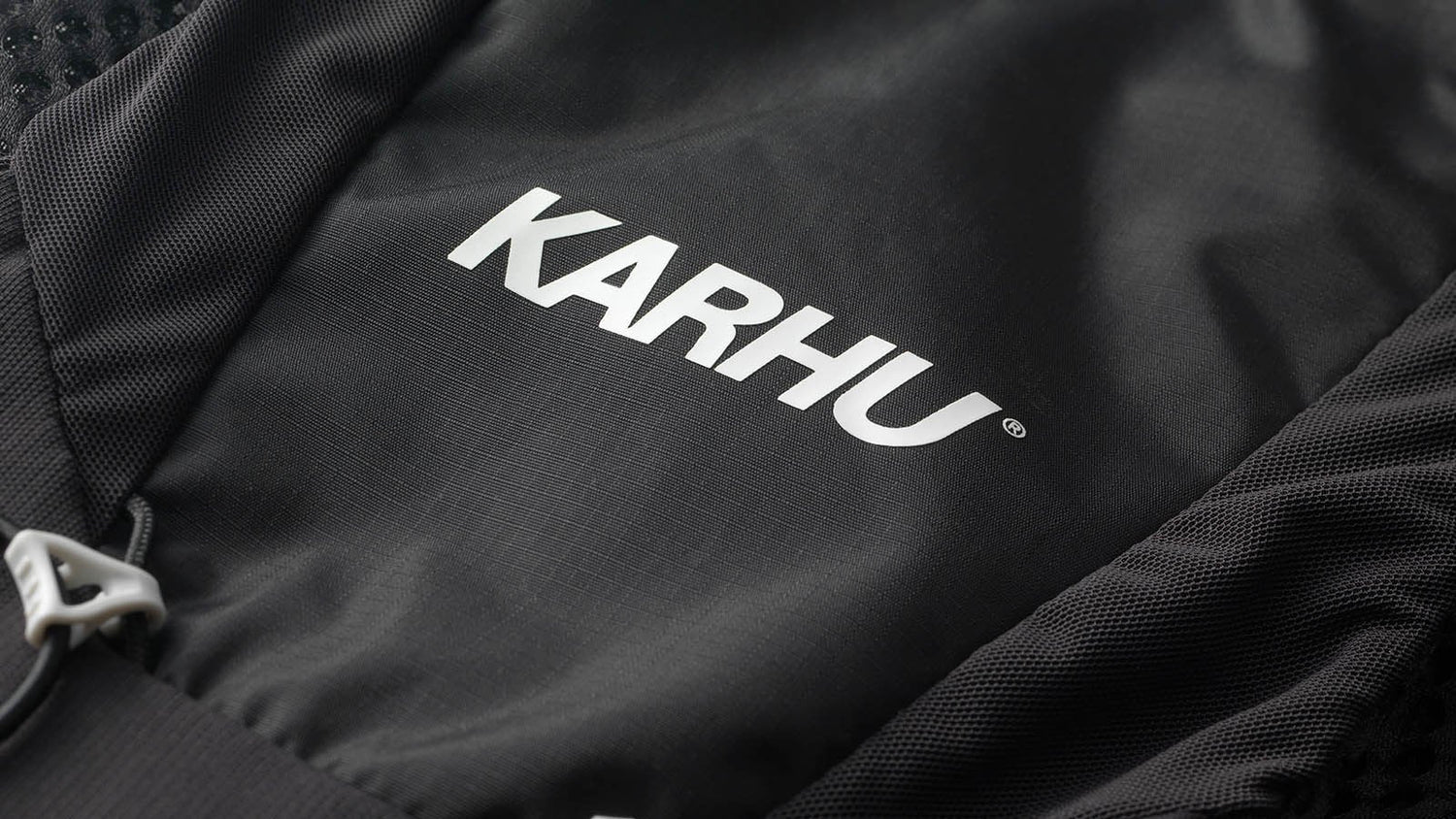 Karhu running vest 5L in black