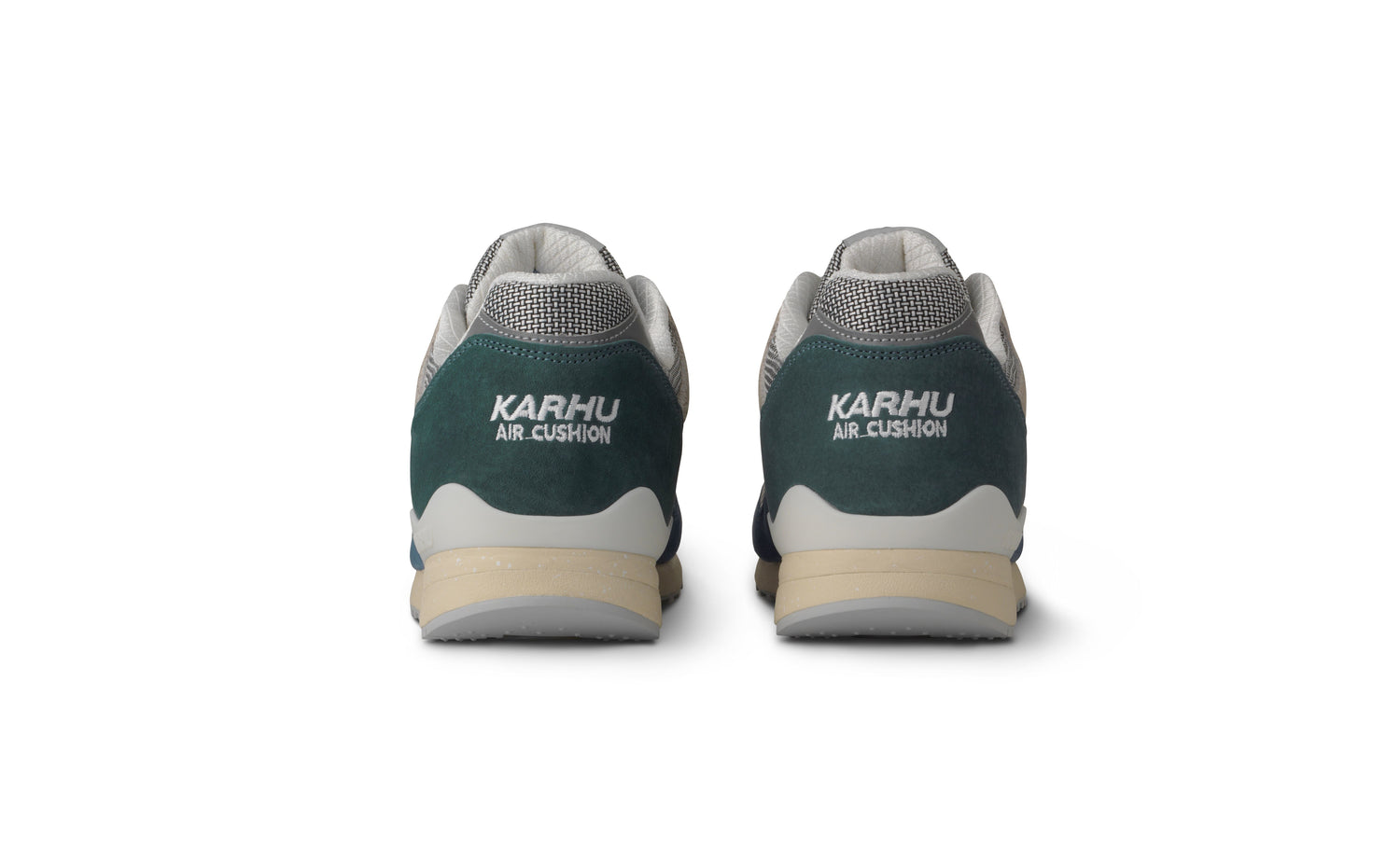Karhu Synchron classic - coronet blue / silver lining