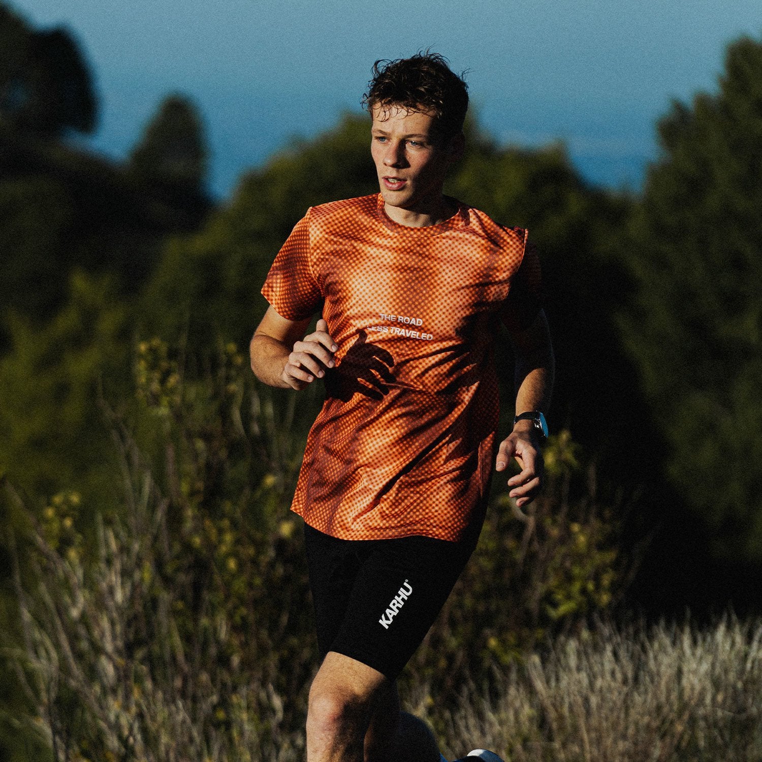 MEN'S RUNNING T-SHIRT - ORANGE GRADIENT / WHITE