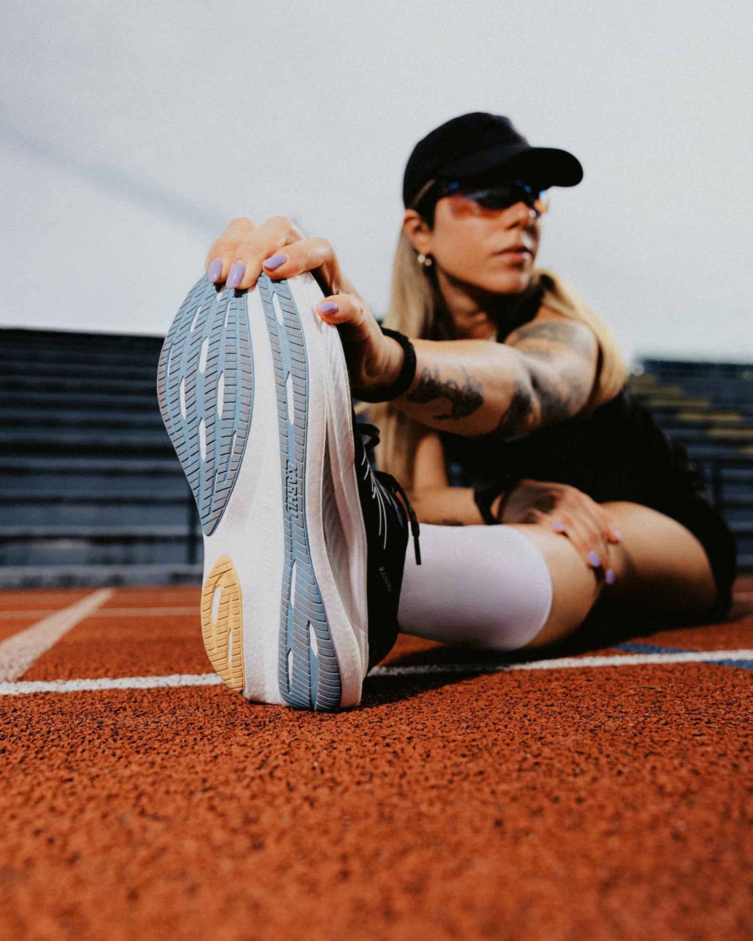 WOMEN'S FUSION 5.0 HIVO - BLACK / APRICOT CREAM
