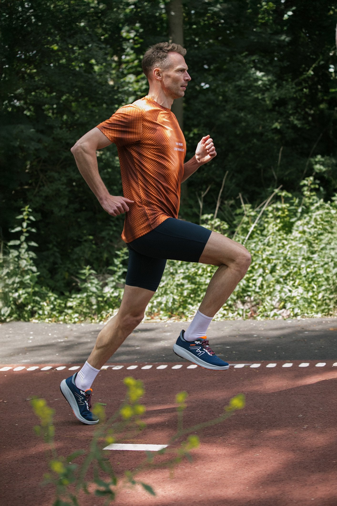 KARHU Men's Ikoni 3.0 - Titan / Shocking Orange | Running Shoe