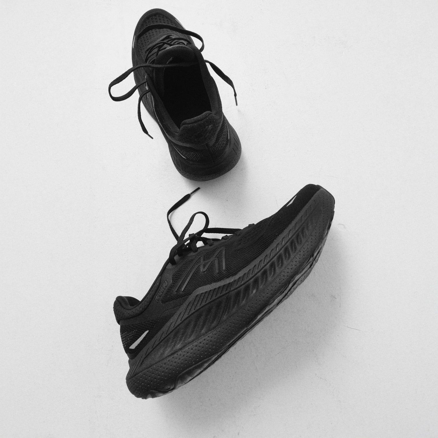 MEN'S MESTARI RUN 2.0 - BLACK / BLACK