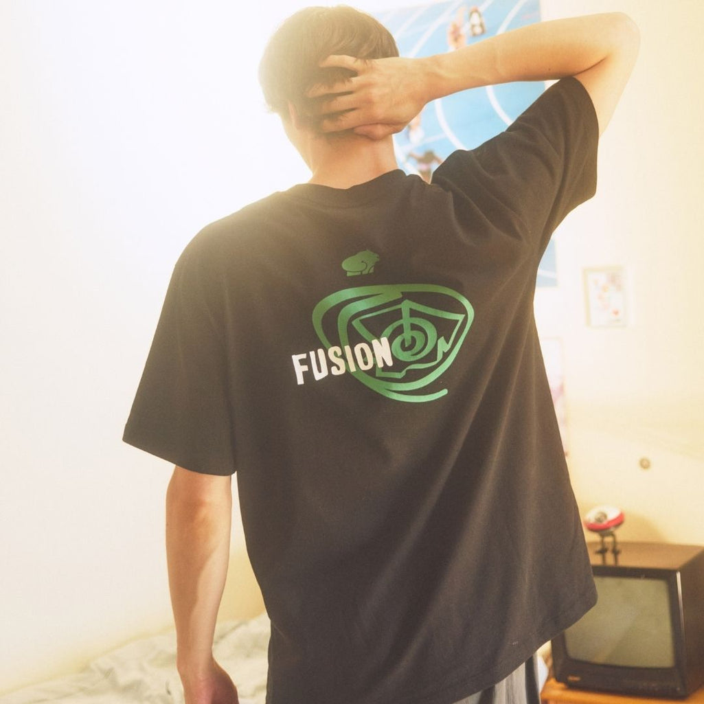 FUSION OG T–SHIRT - BLACK / ULTRAMARINE GREEN