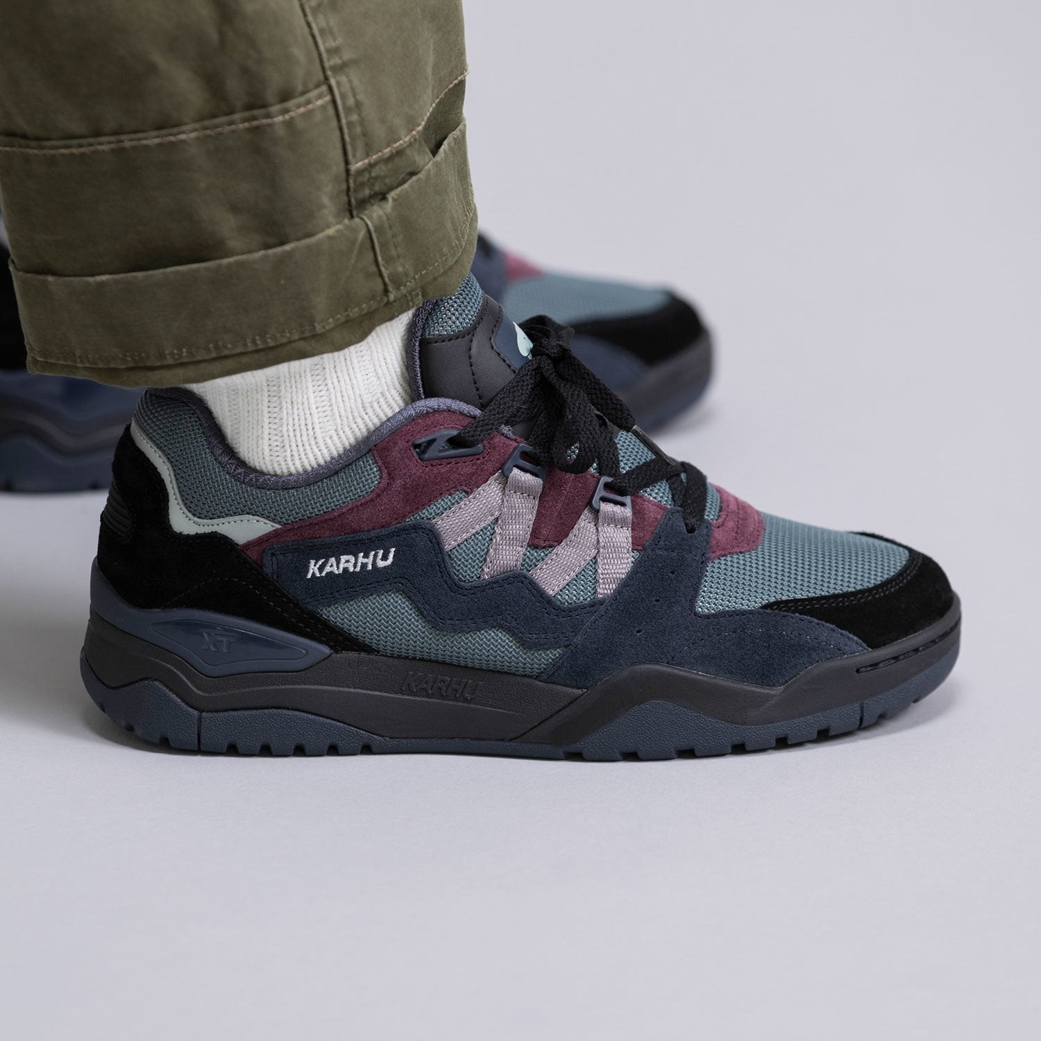 Karhu Fusion XT Jet Black / Gull