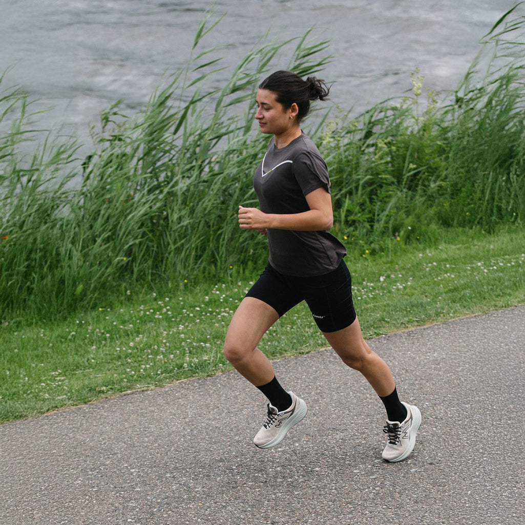 WOMEN'S RUNNING T-SHIRT - KAMBABA / ICICLE
