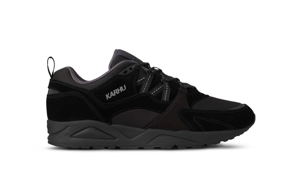 Karhu Fusion 2.0 – Jet Black / Nine Iron | Retro sneakers