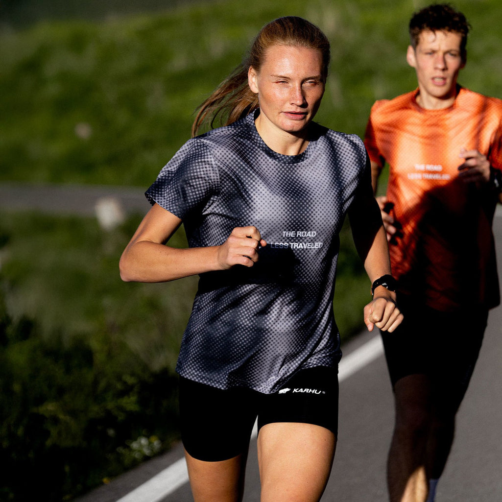 WOMEN'S RUNNING HALF-TIGHT - BLACK / WHITE