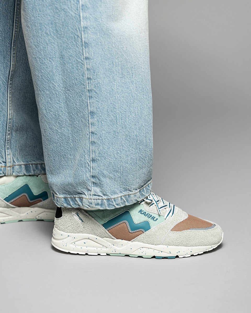 ARIA 95 - FOGGY DEW / BRITTANY BLUE