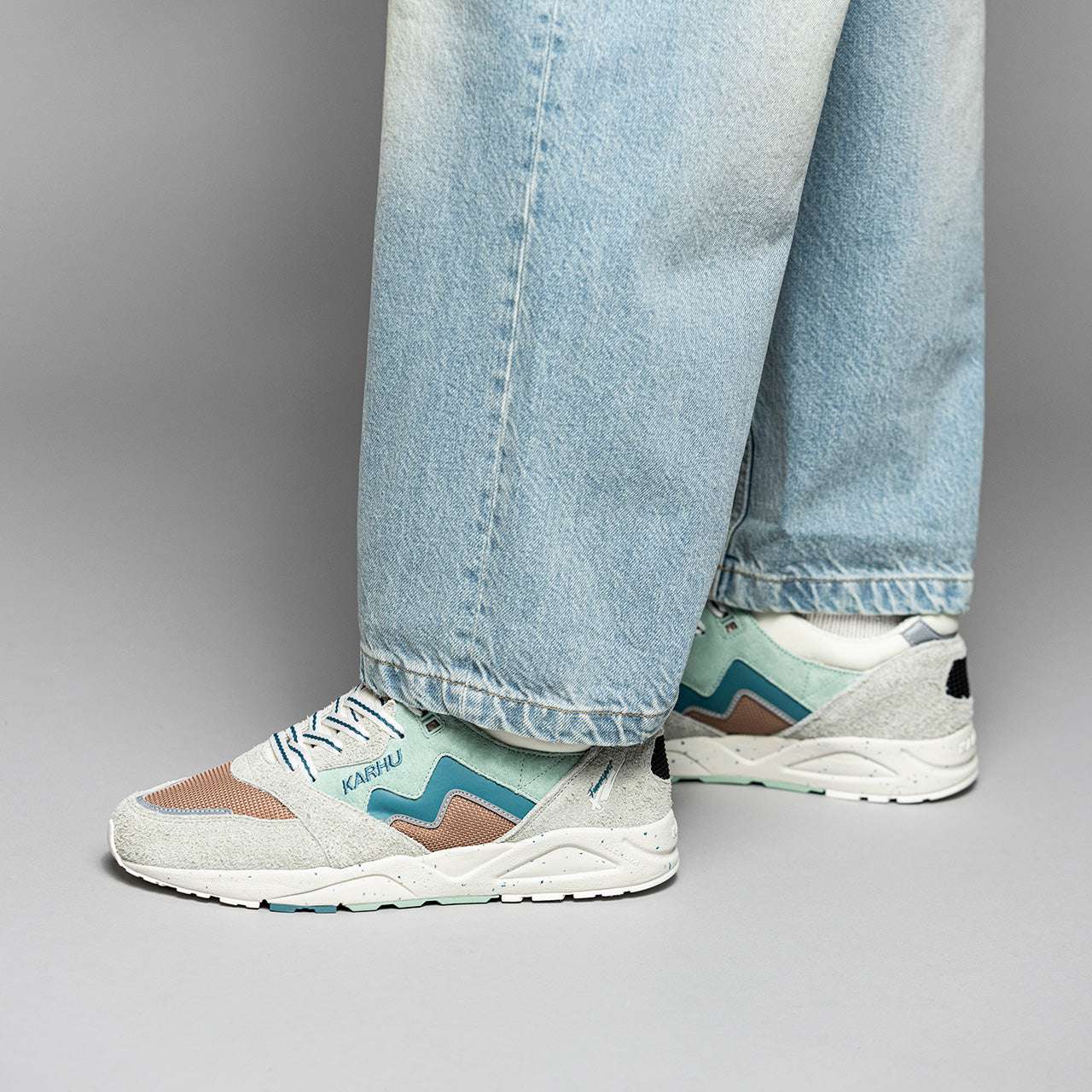 Karhu Aria 95 – Foggy Dew / Brittany Blue | Vintage-inspired