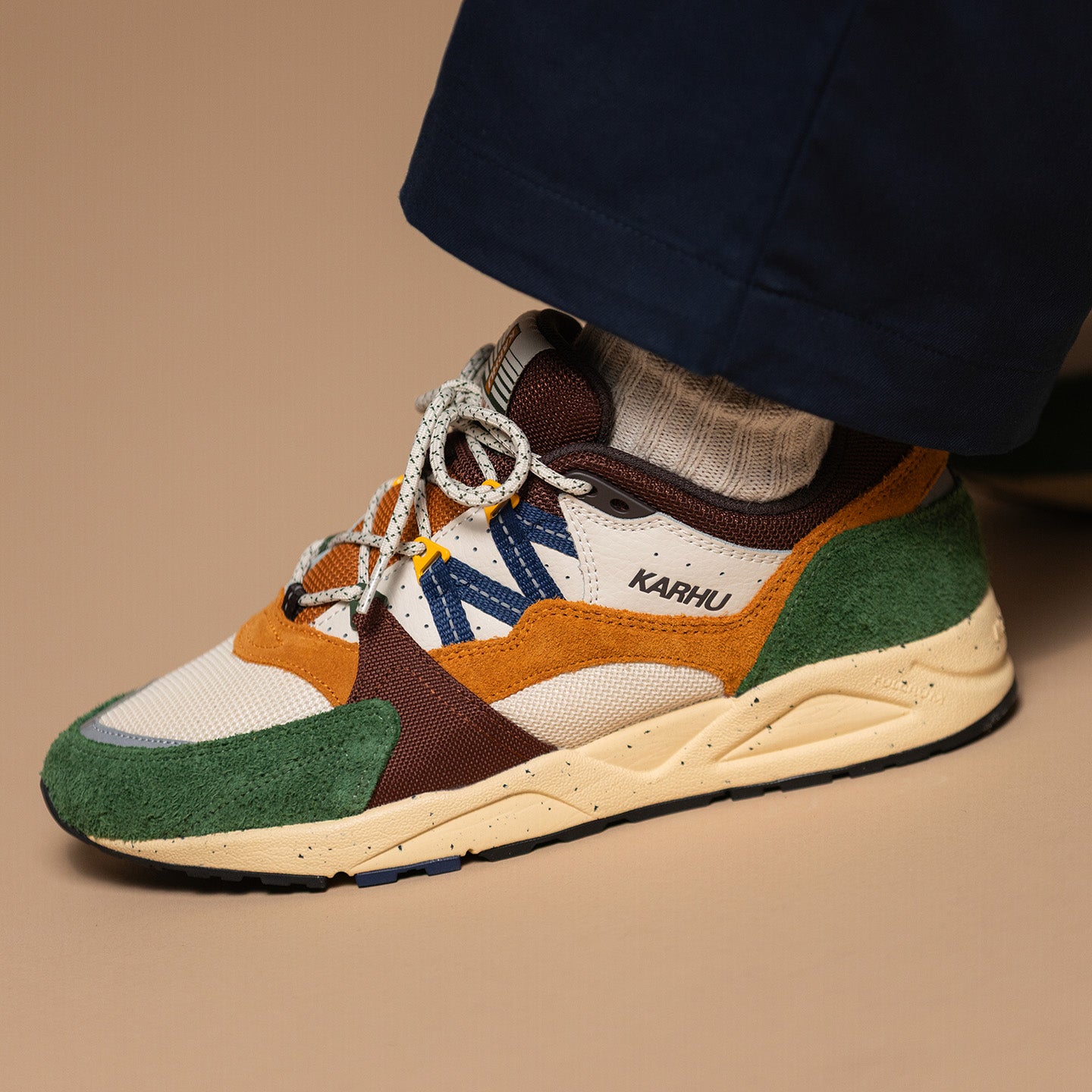 Karhu Fusion 2.0 – Douglas Fir / Navy Peony | Retro sneakers