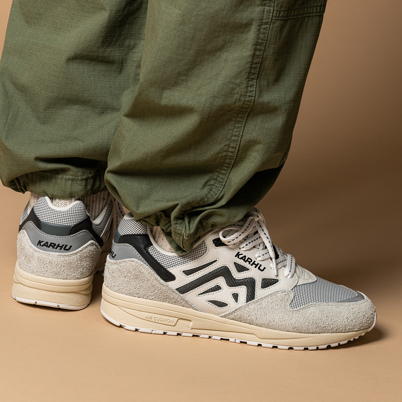 Karhu Legacy 96 – Foggy Dew / Turbulence | Comfortable shoes