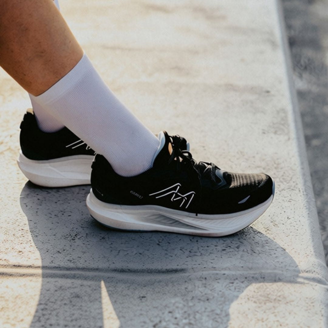 WOMEN'S FUSION 5.0 - BLACK / APRICOT CREAM